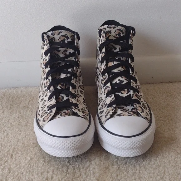 Brand new Women's platform high top Converse cheetah print size 6 - Picture 2 of 7